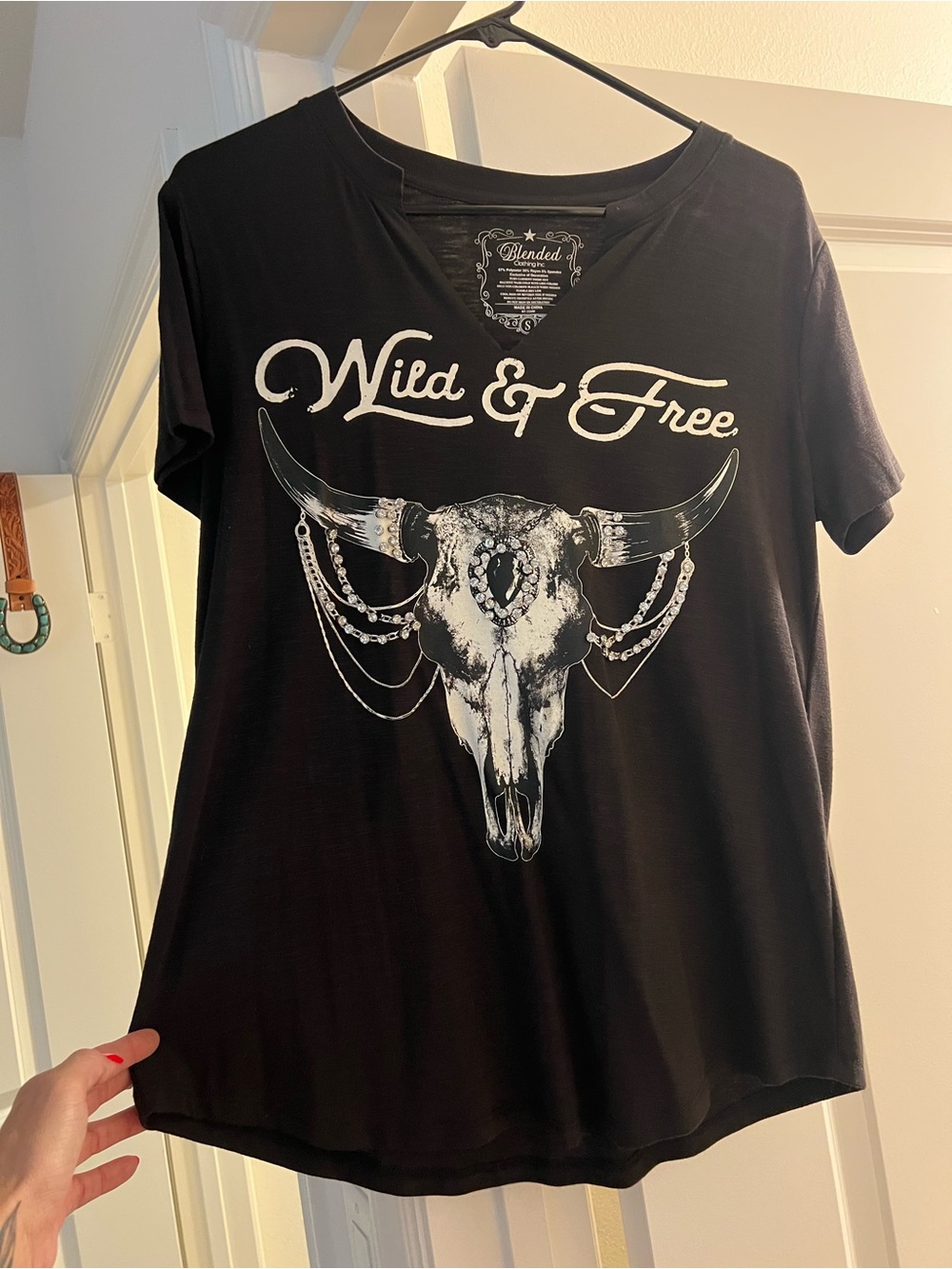 Wild & Free Graphic V-Neck Tee - Black